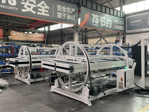 Styl řízený efektivitou: Stroj na převracení pásu: Překlápění materiálu o 180°, nulové ruční úsilí, maximální produktivita